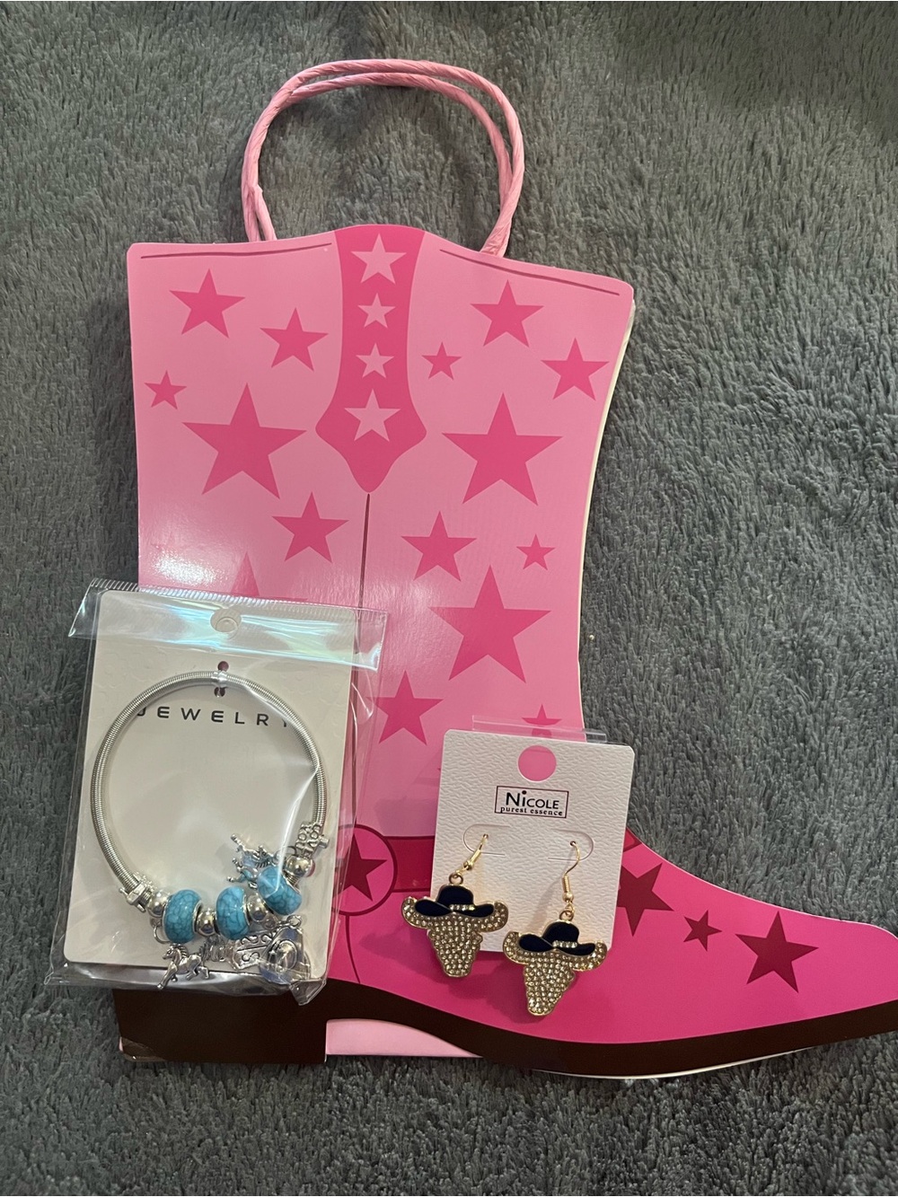 Nicole Purest Essence and Chloe Accessory gift set. Western charms.